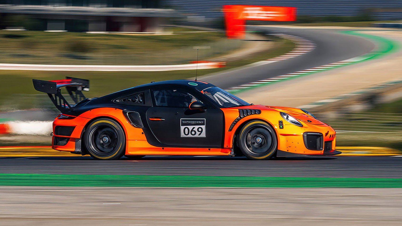 Porsche 911 GT2 RS 2023 Porsche 911 GT2 RS Clubsport Evo dynamicznie profil