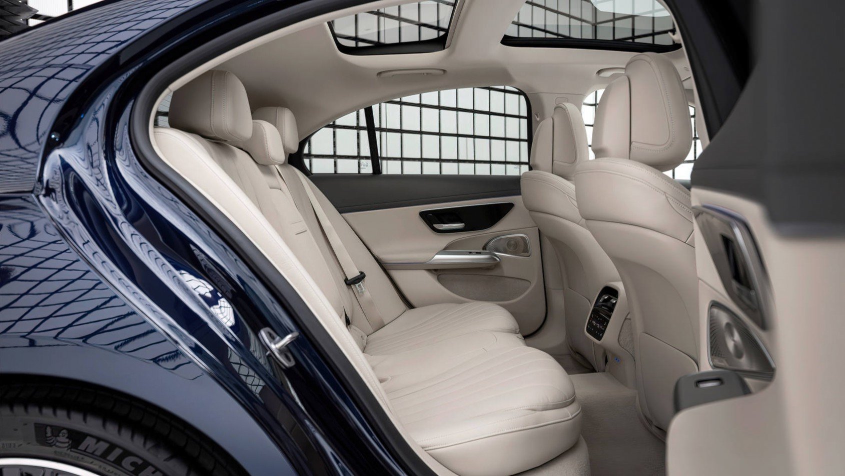 2023 Mercedes-Benz klasa E W214 tylna kanapa