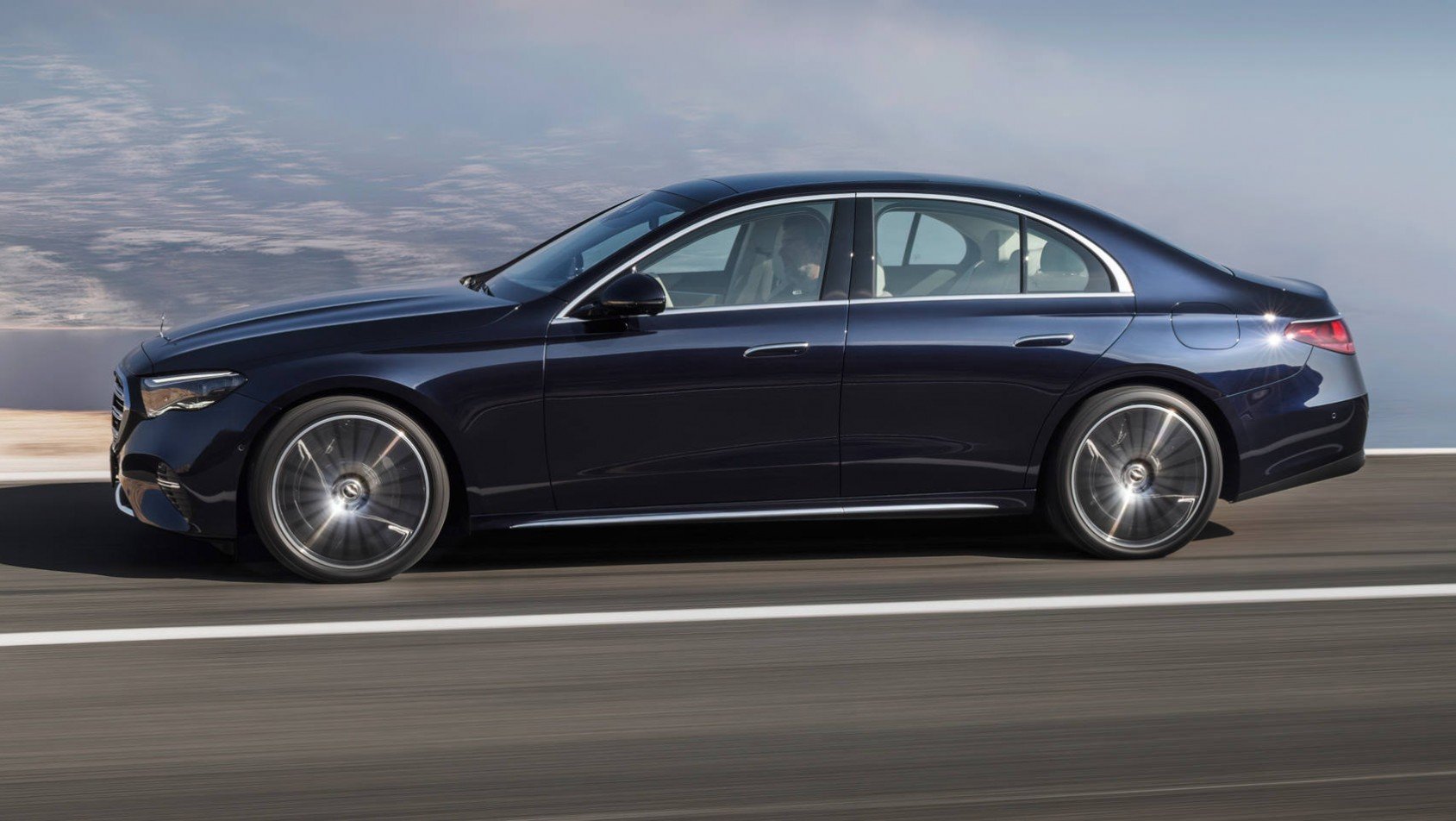 2023 Mercedes-Benz klasa E W214 lewy profil dynamiczne