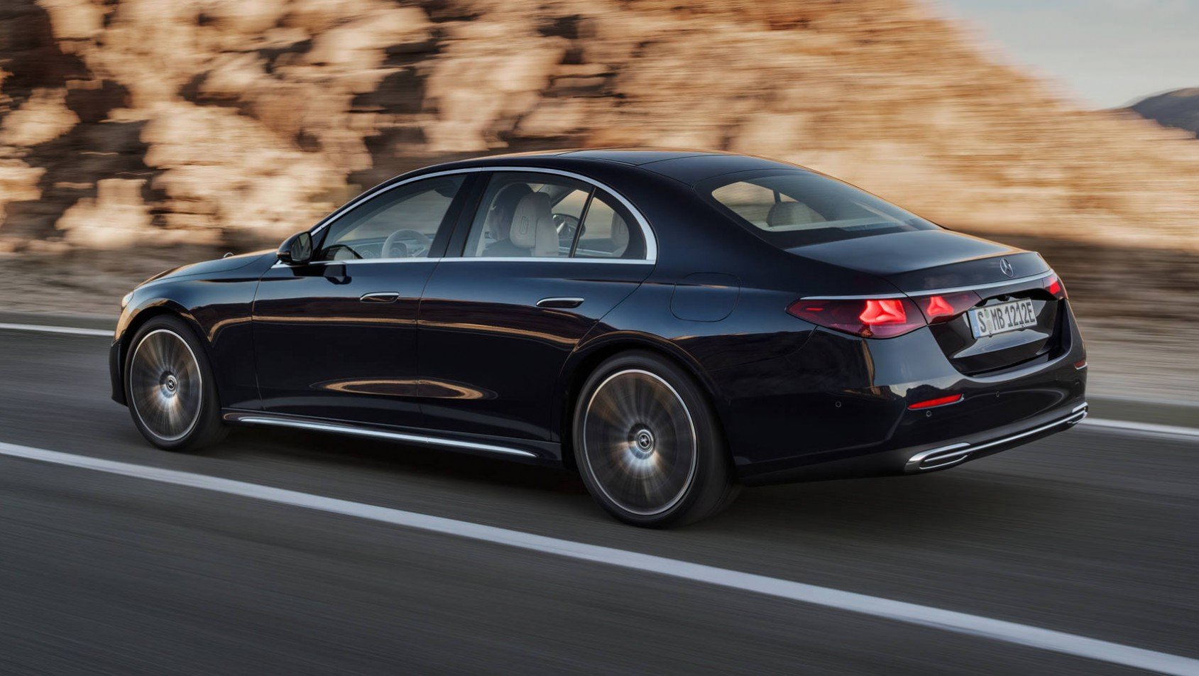 2023 Mercedes-Benz klasa E W214 lewy tył dynamiczne