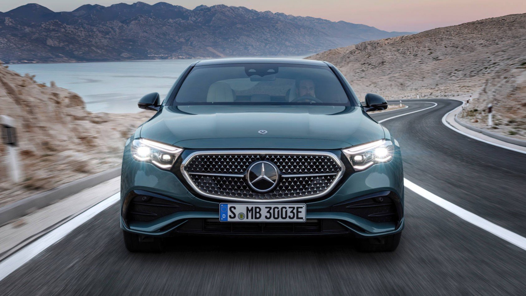 2023 Mercedes-Benz klasa E W214 pas przedni