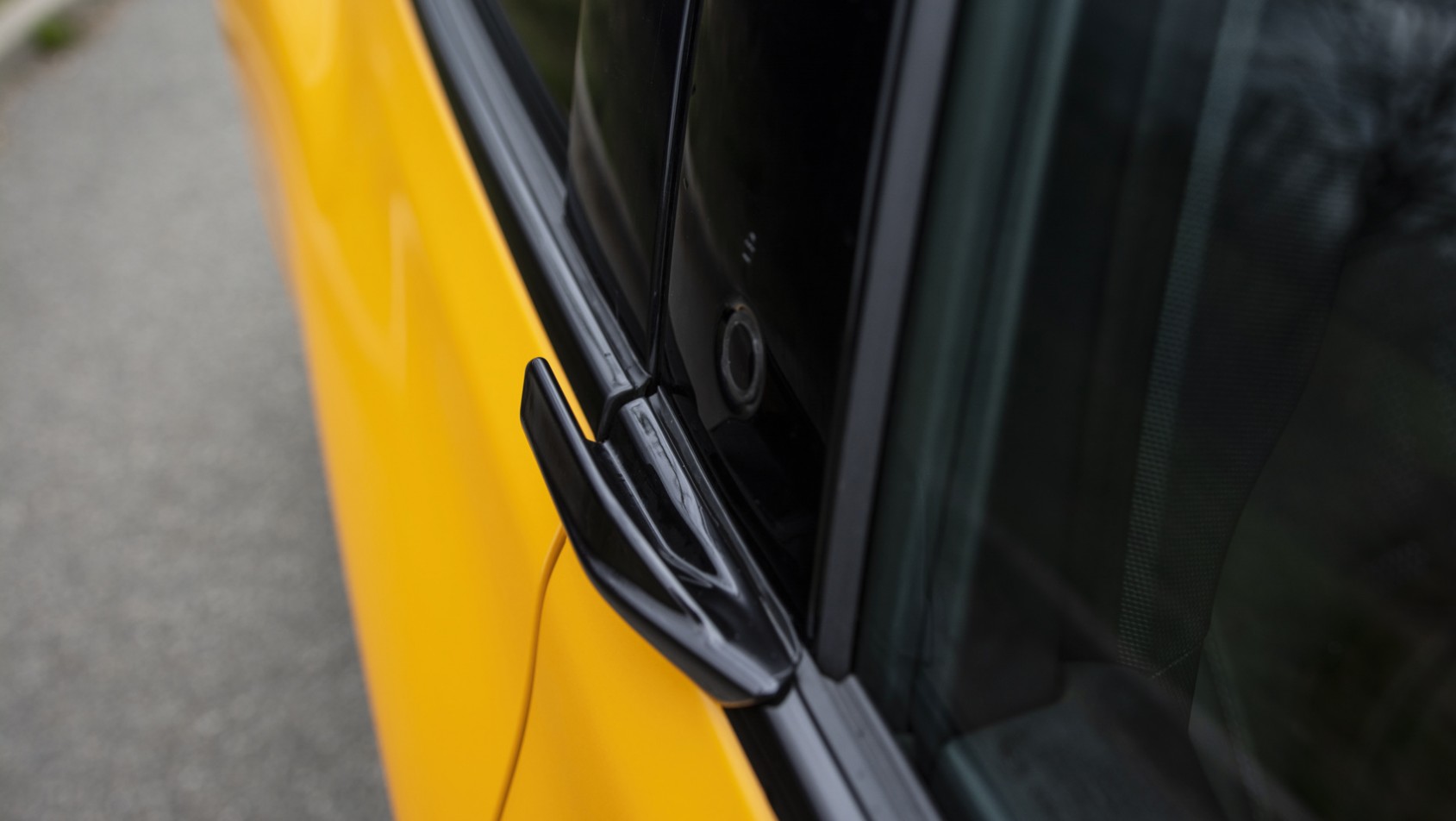 Ford Mustang Mach-E GT detal drzwi