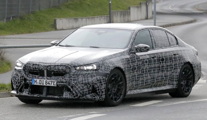 BMW M5 2024 BMW M5 PHEV spyshot