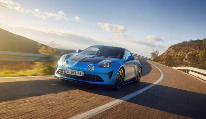 Alpine A110 R na drodze
