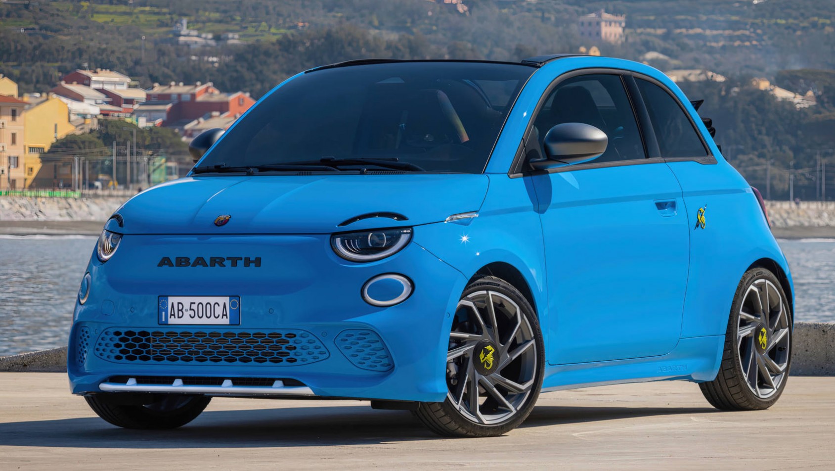 Abarth 500e Cabrio przód