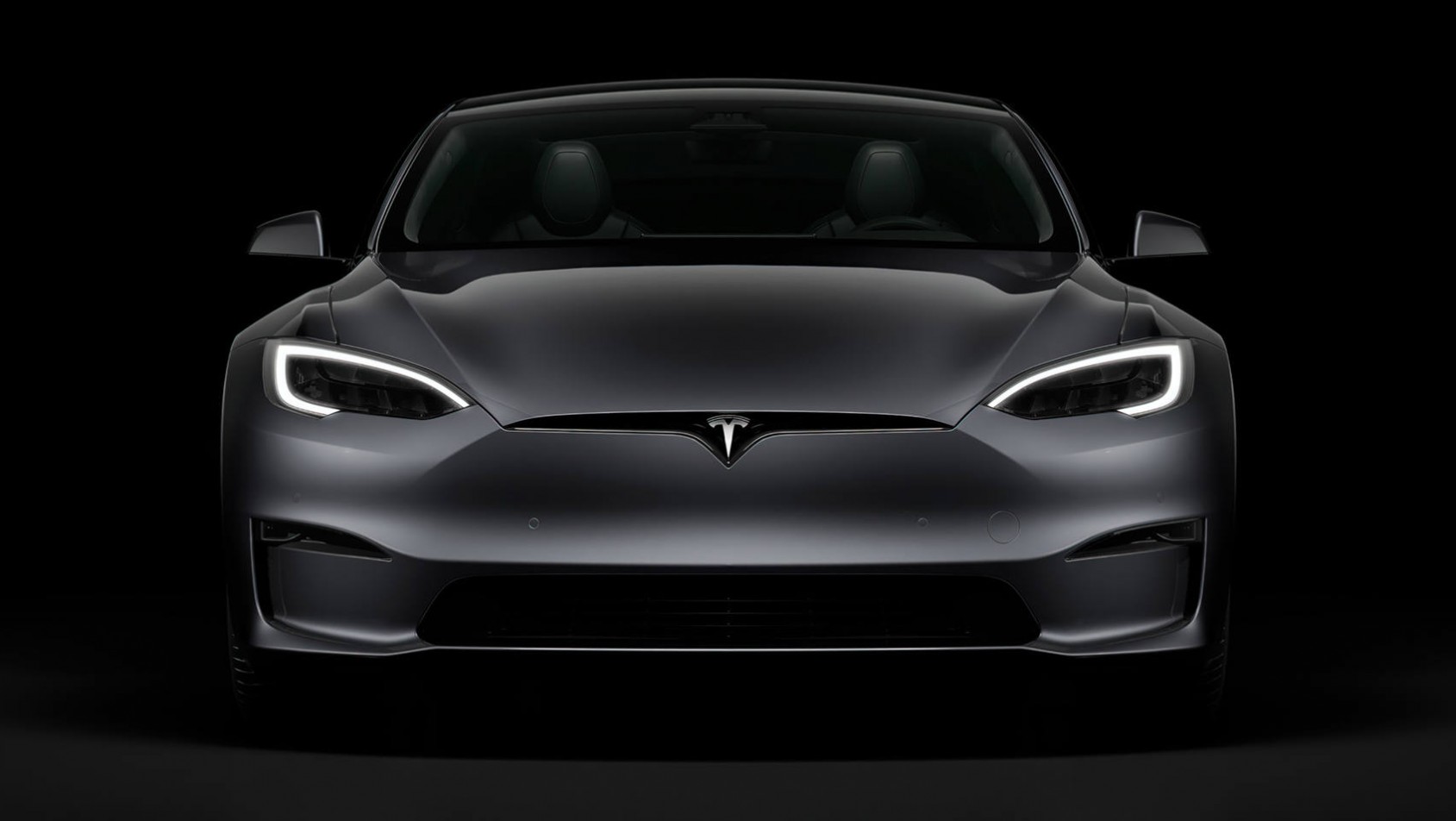 Tesla Model S Plaid przód studio