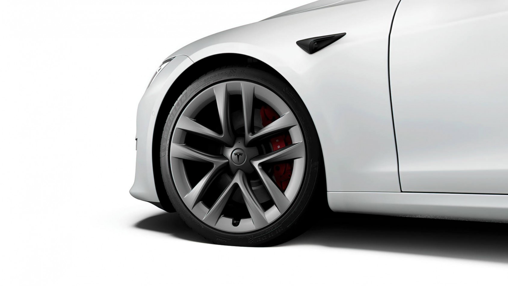 Tesla Model S Plaid Track Pack biała