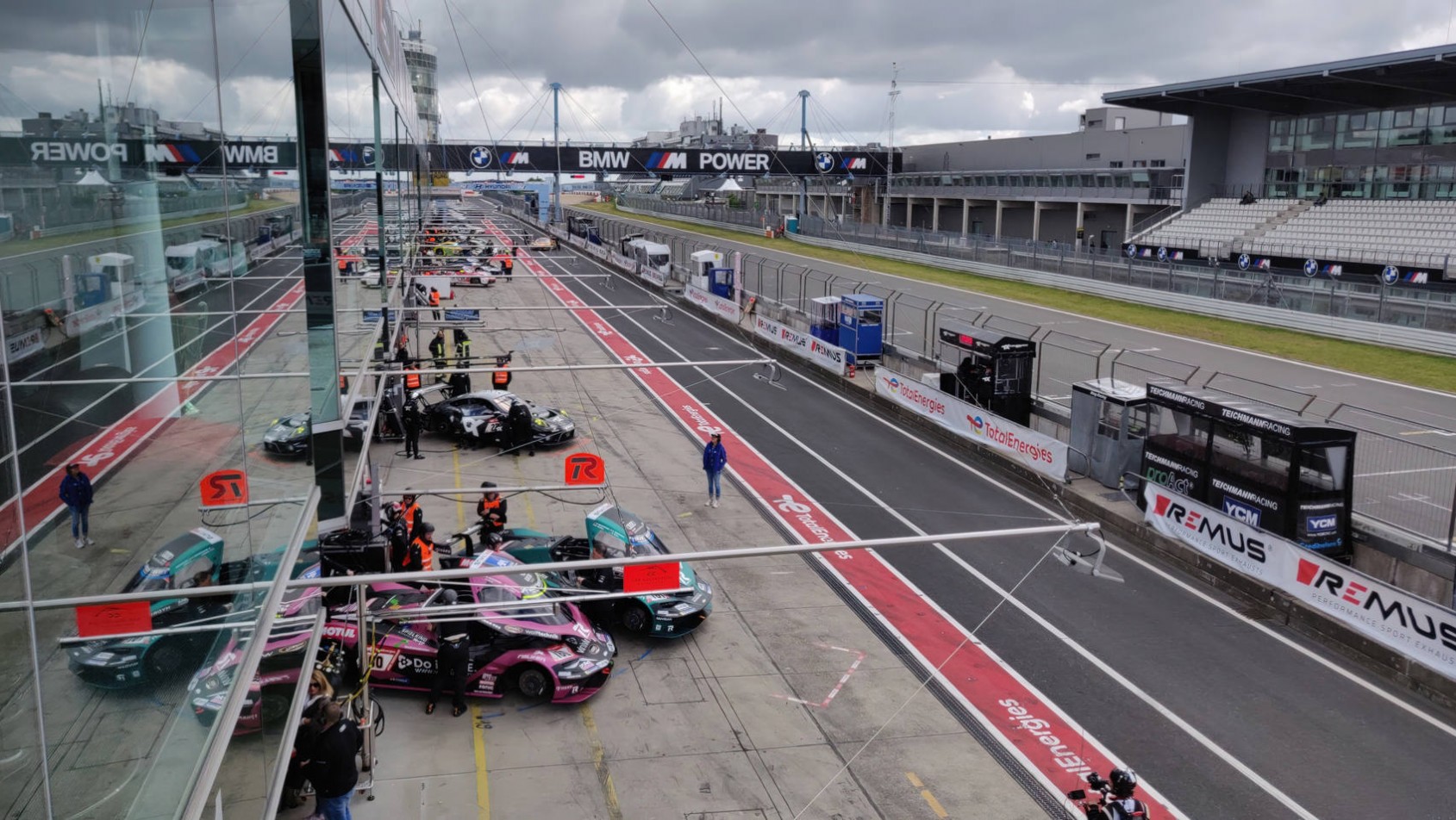 24h of Nürburgring pit lane