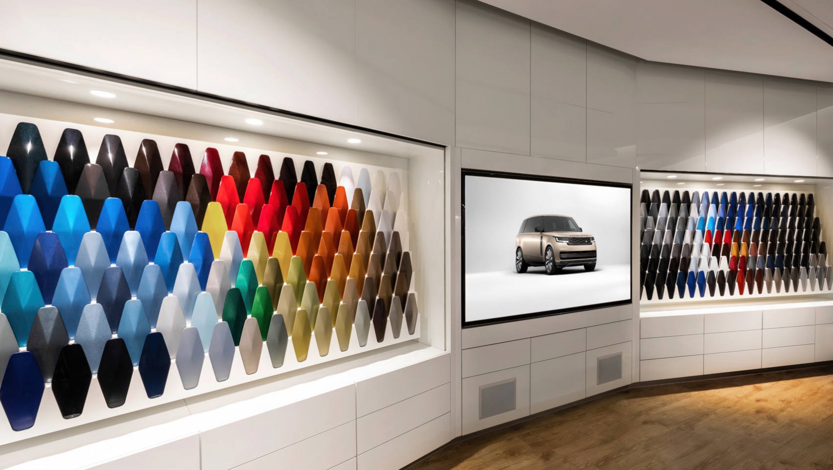 Range Rover Range Rover SV Bespoke showroom