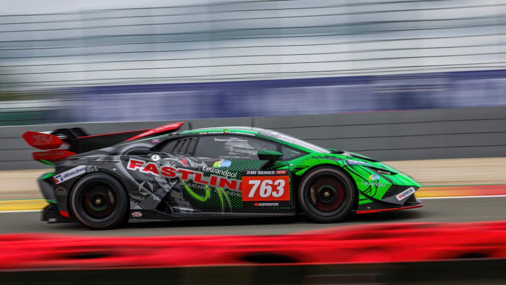 Lamborghini Super Trofeo Evo II podczas wyścigu