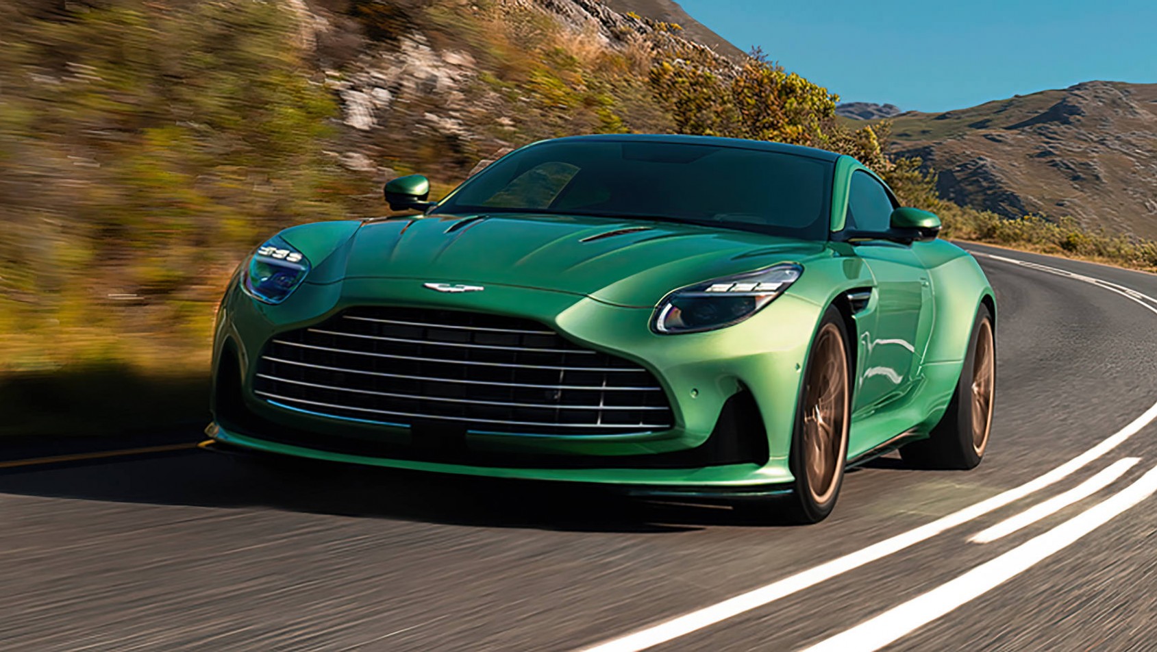 Aston Martin DB12 przedni grill