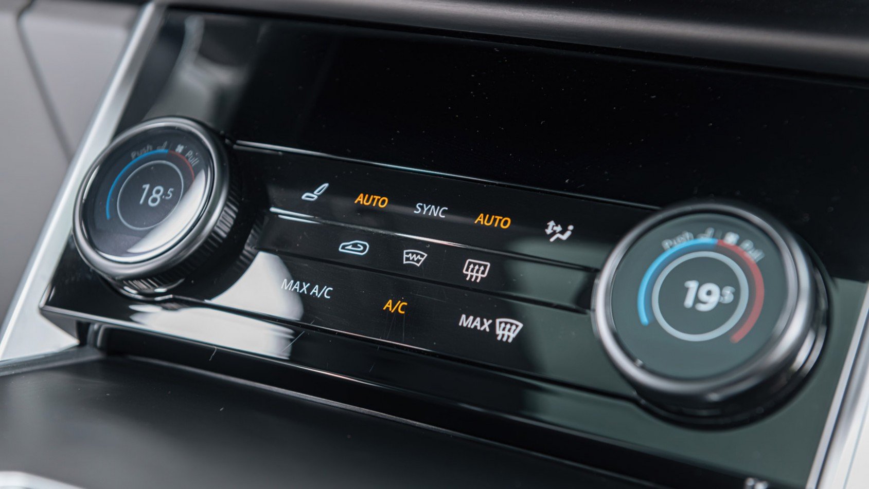 Range Rover SV panel klimatyzacji