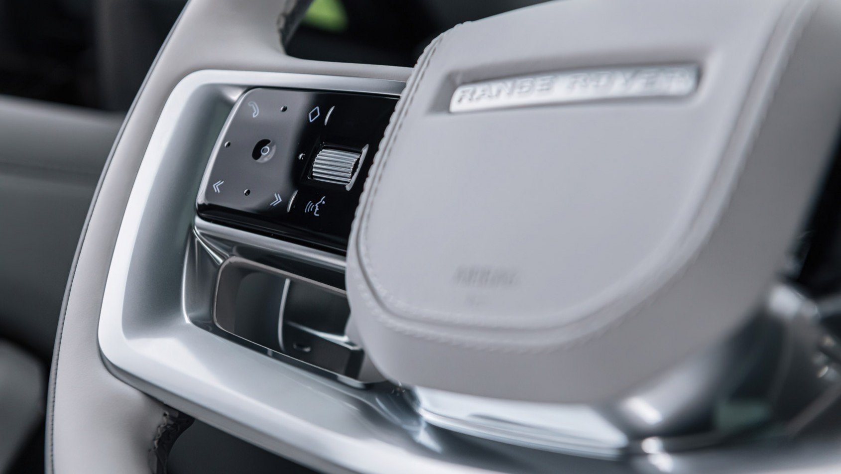 Range Rover SV sterowanie z kierownicy