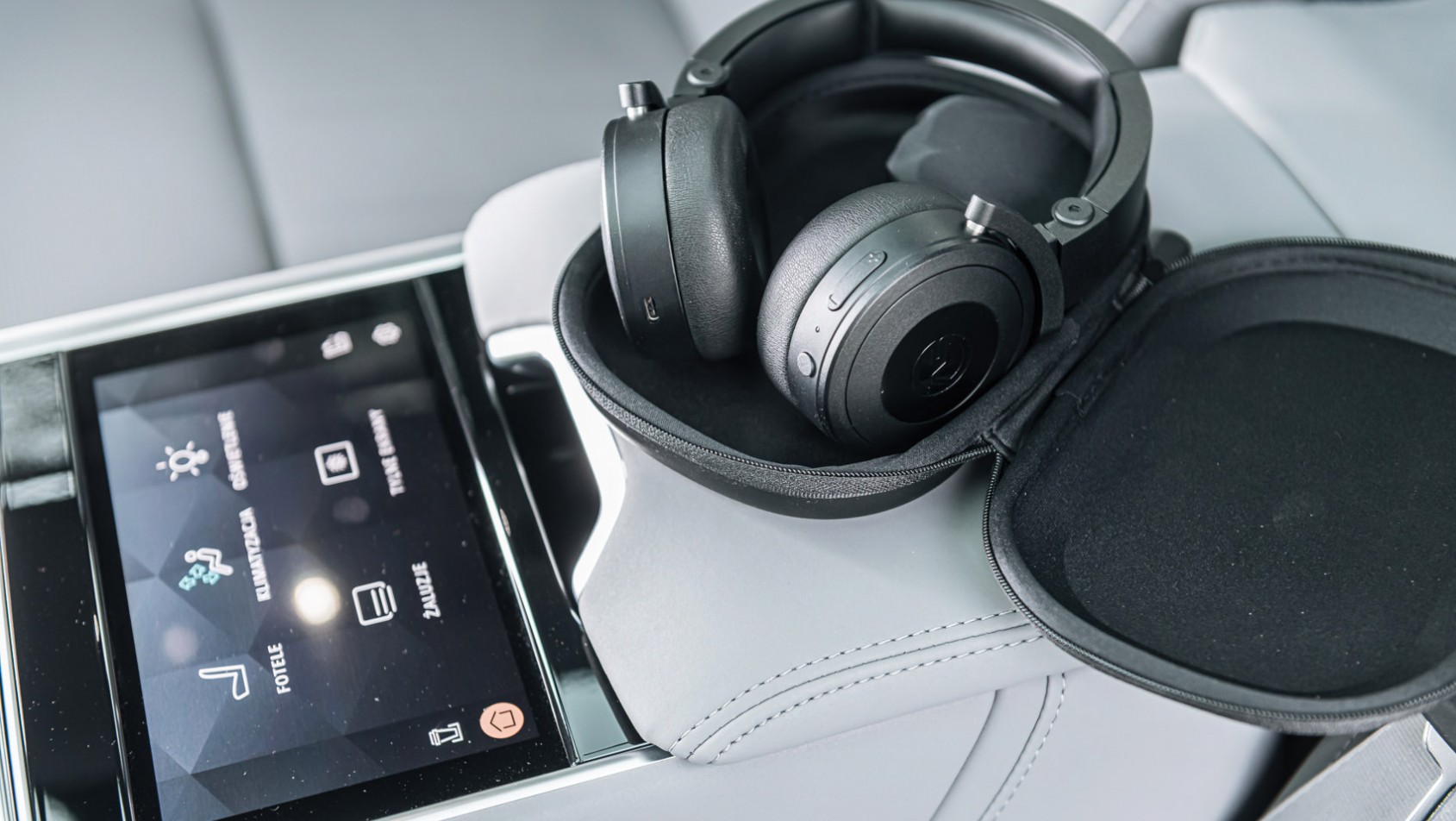 Range Rover SV zestaw słuchawek