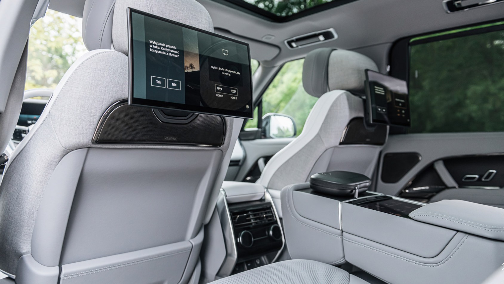 Range Rover SV ekrany tył