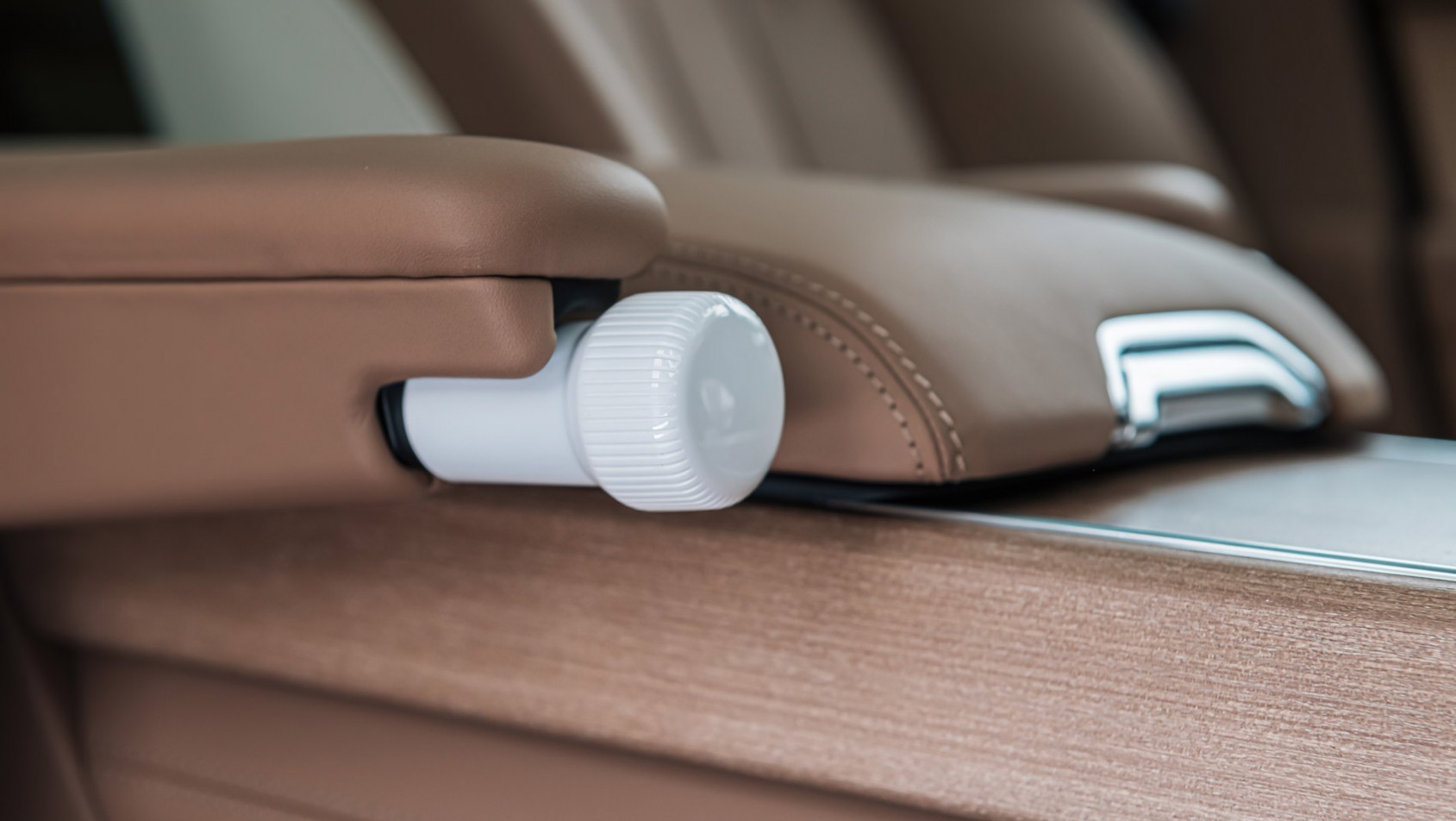 Range Rover SV podłokietnik brąz