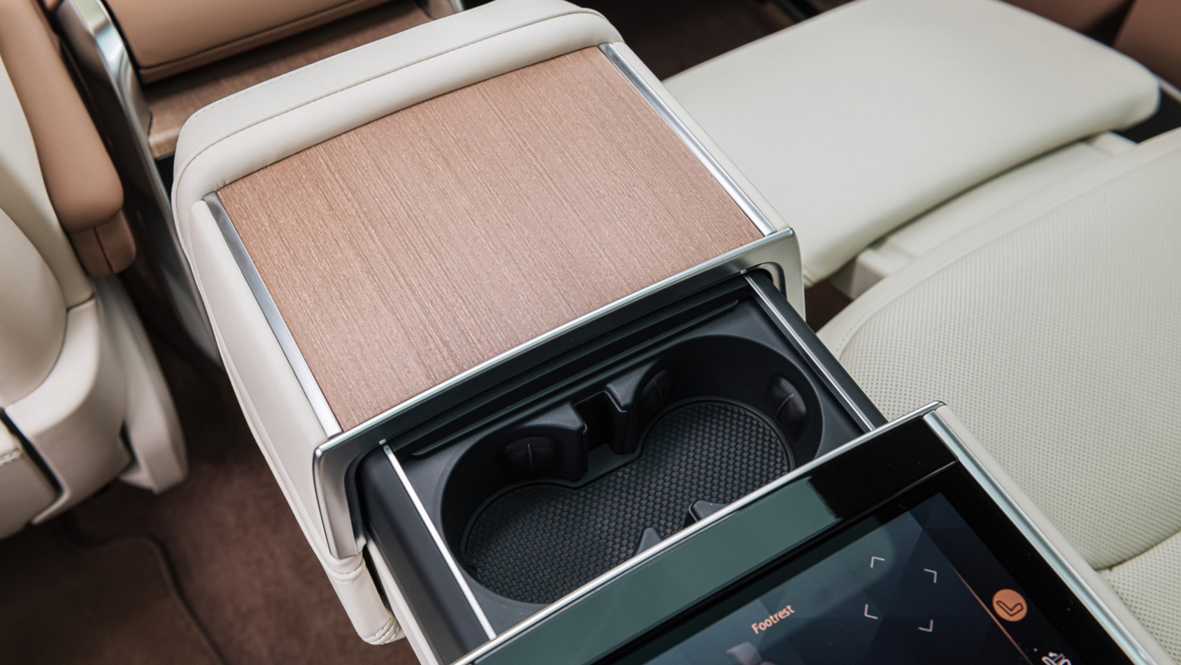 Range Rover SV konsola centralna