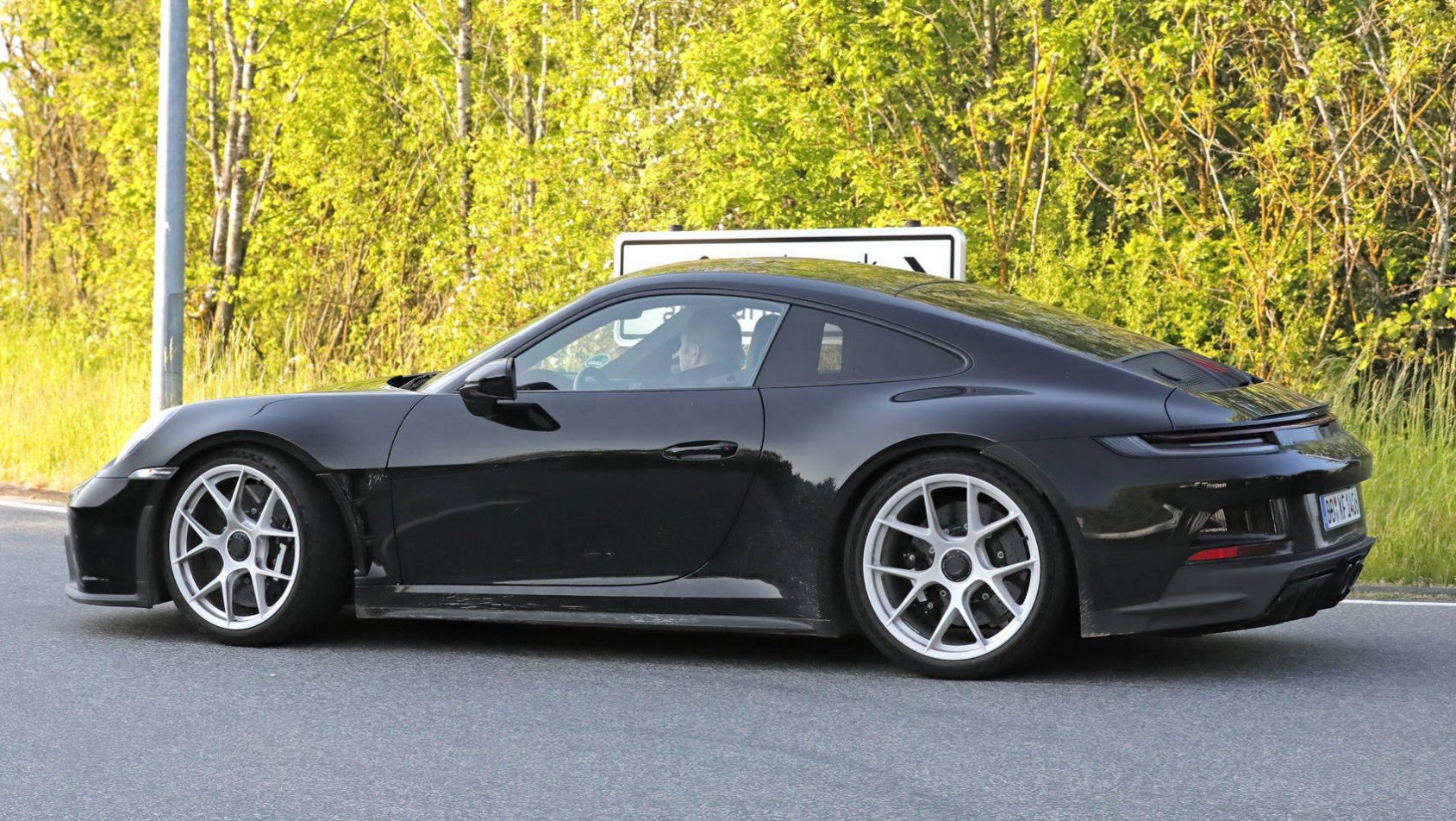 Porsche 911 ST spyshot sylwetka