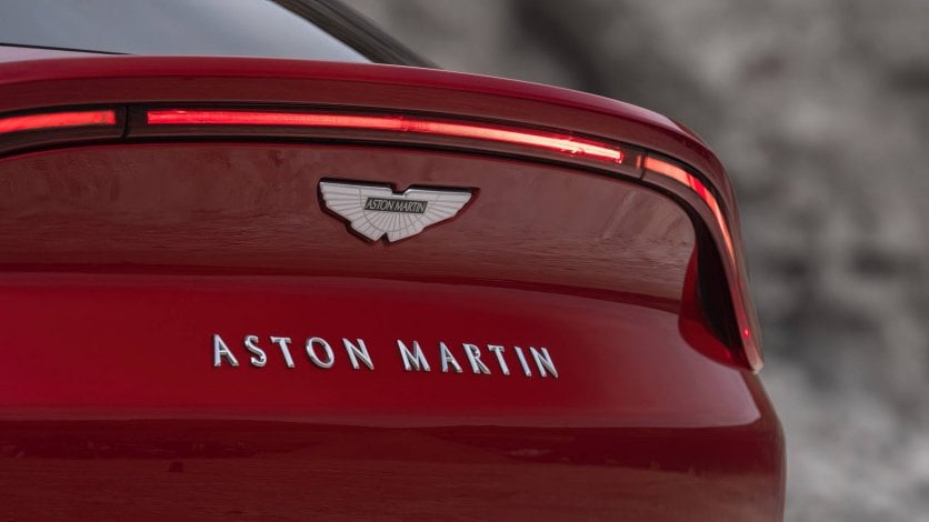 Geely inwestuje w Aston Martina