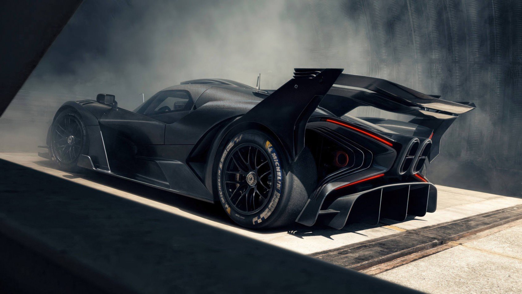 Bugatti Bolide Bugatti Bolide na torze prezentacja tył