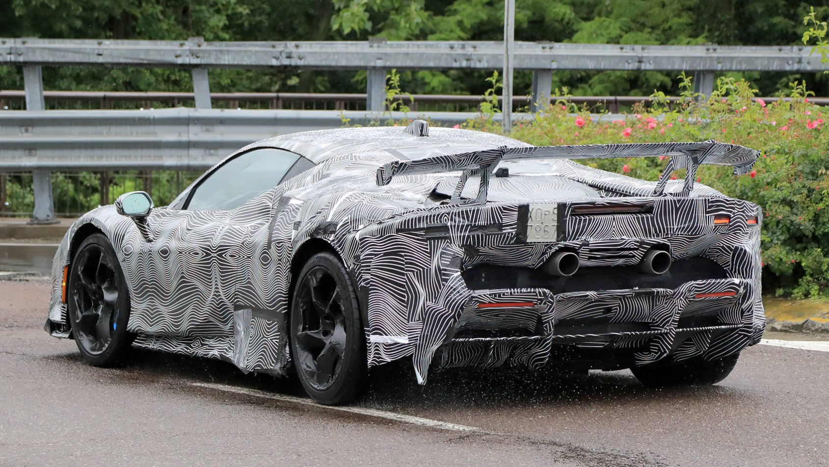 Ferrari SF90 Ferrari SF90 test spyshot tył