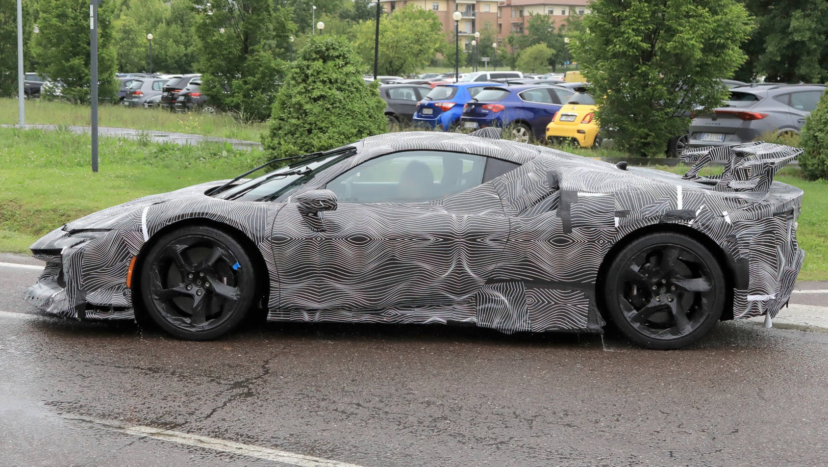 Ferrari SF90 Ferrari SF90 test spyshot profil