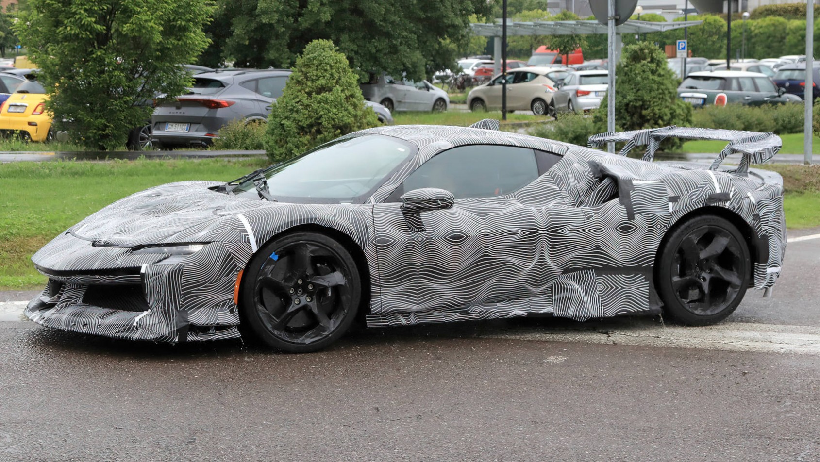 Ferrari SF90 Ferrari SF90 test spyshot koła