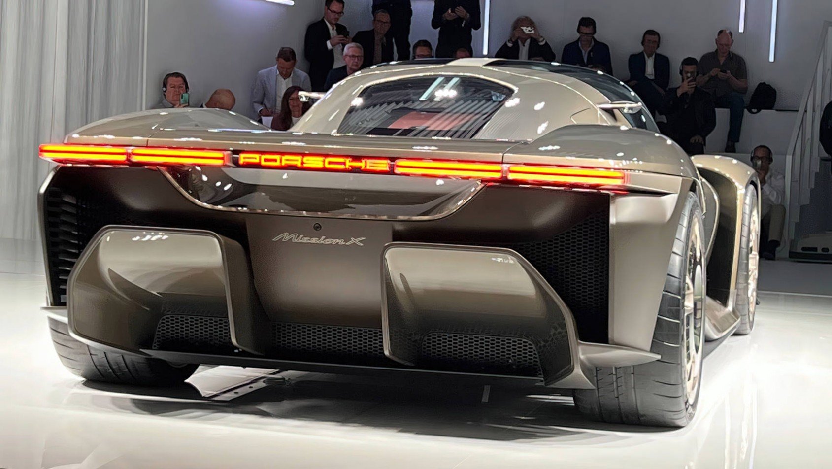 Porsche Mission X prezentacja tył