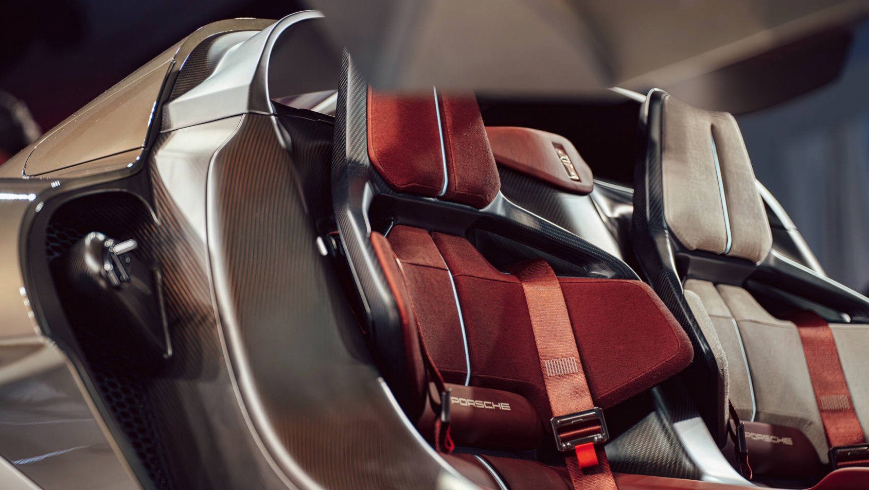 Porsche Mission X fotele