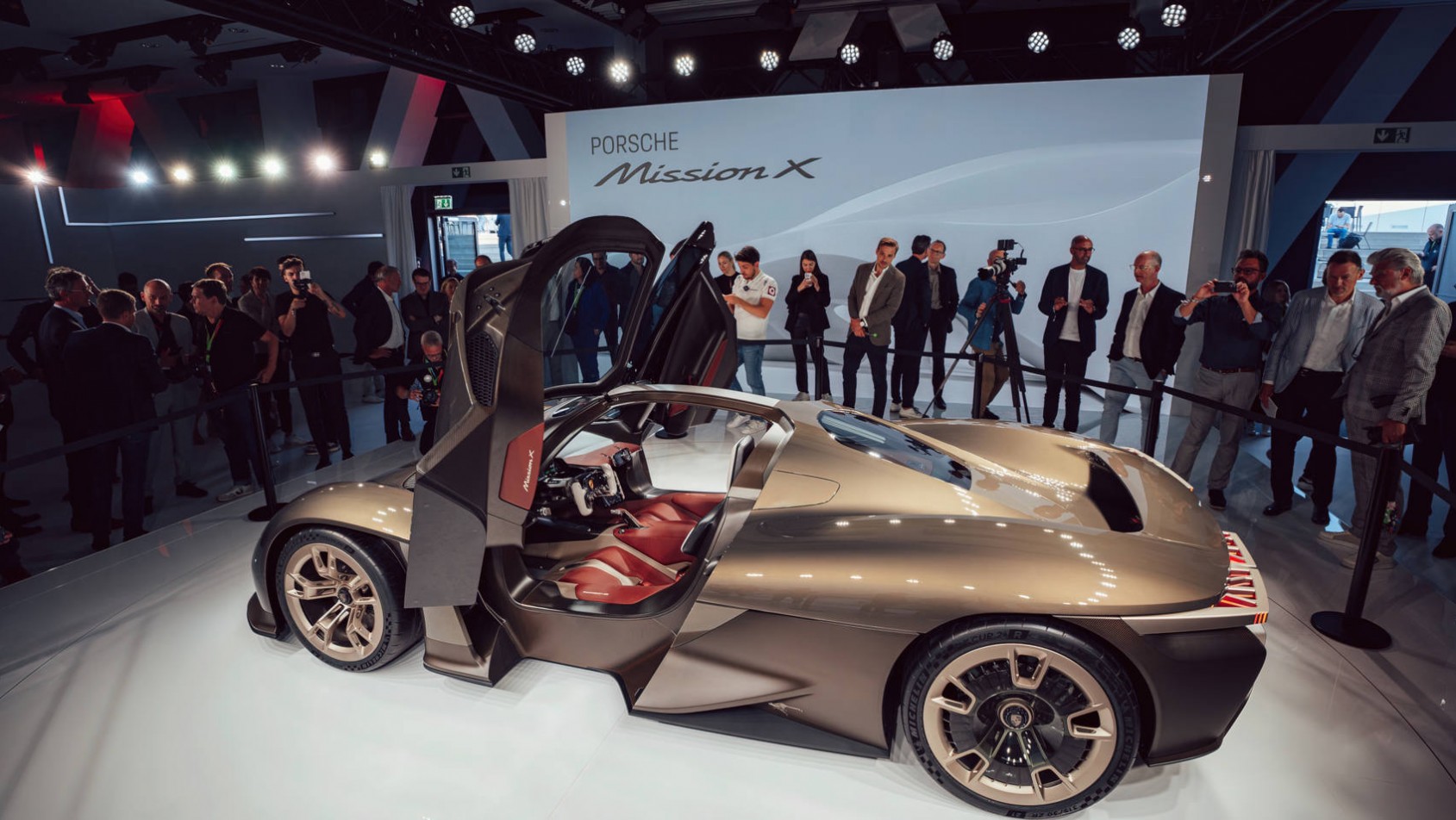 Porsche Mission X prezentacja prasowa