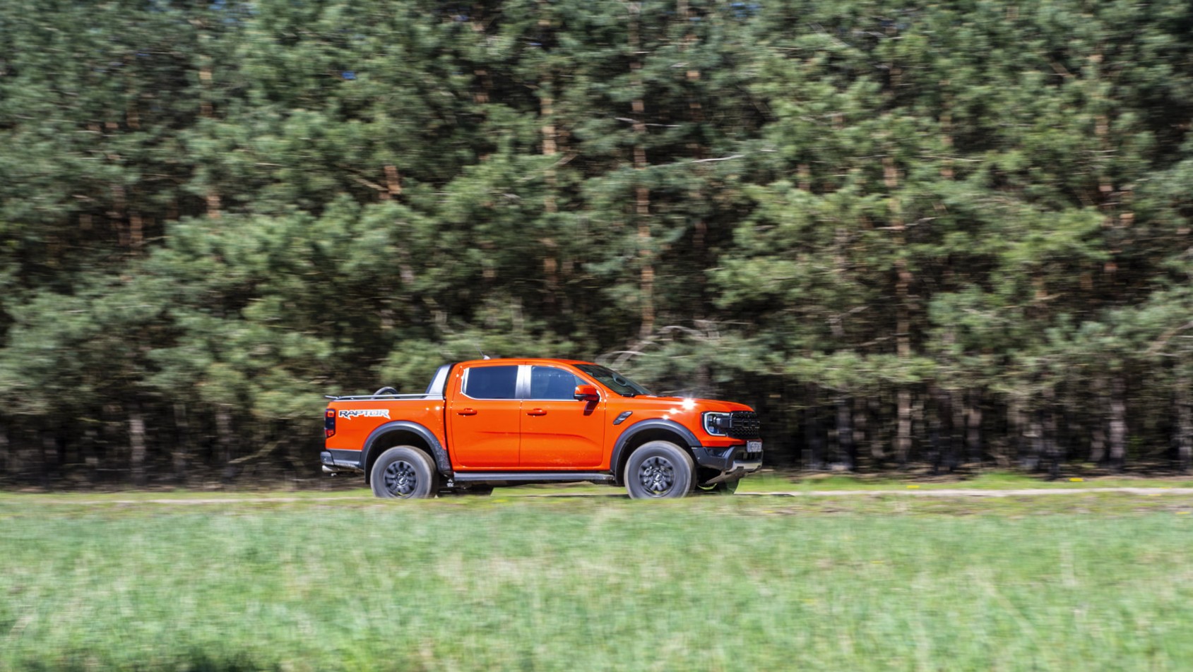 Ford Ranger Raptor daleki plan