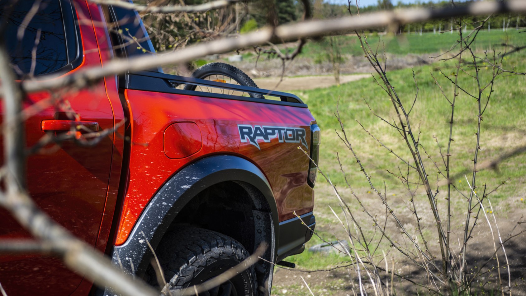 Ford Ranger Raptor nadkole tył