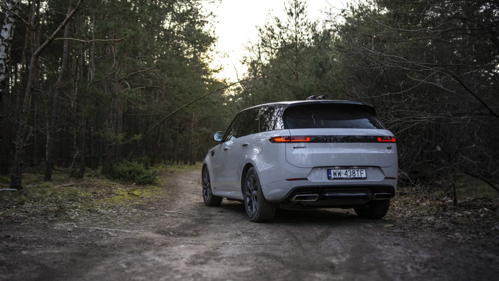 Range Rover Sport P510e - widok z tyłu