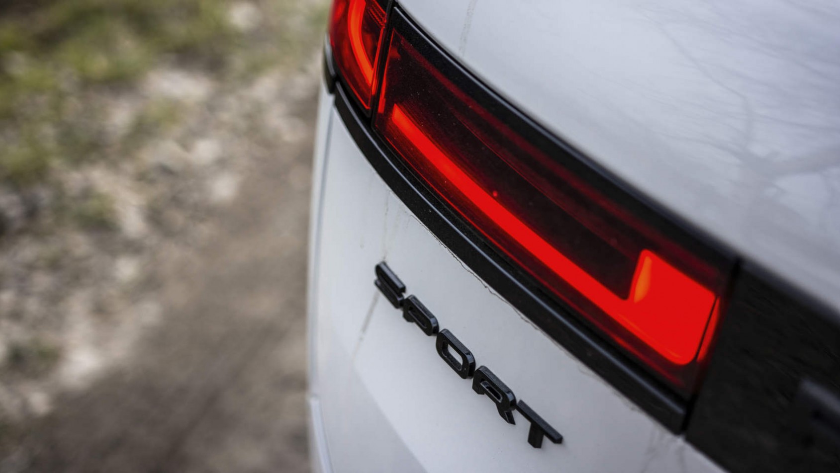 Range Rover Sport P510e - światła