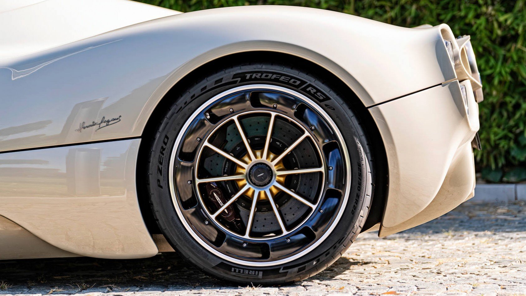 Pirelli P Zero Trofeo RS pagani