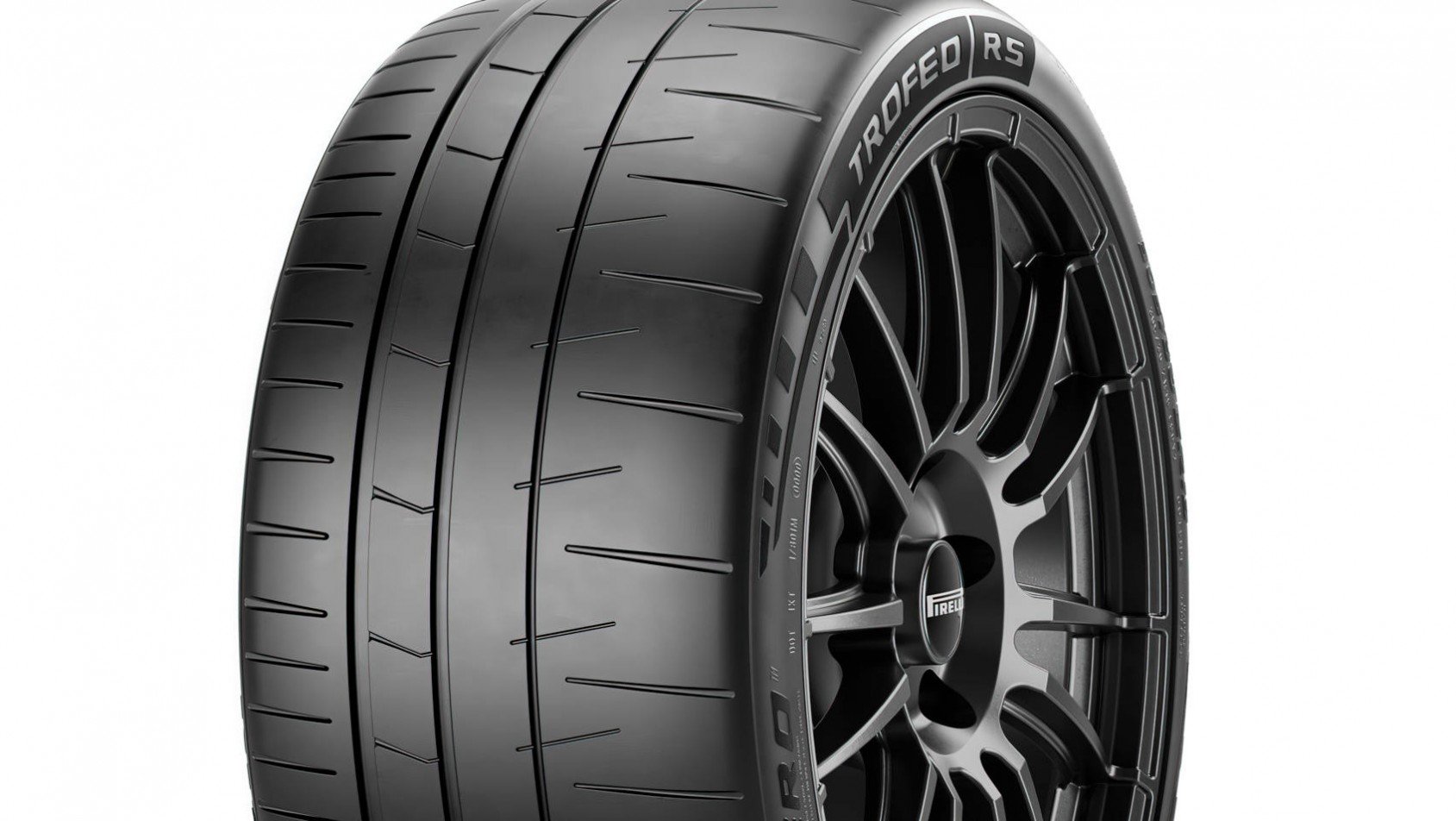 Pirelli P Zero Trofeo RS rzeźba