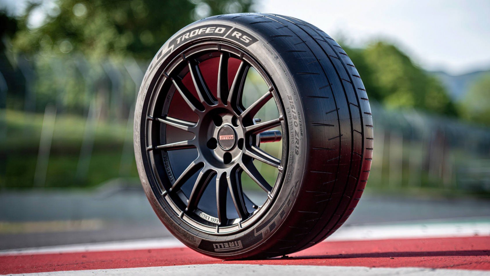 Pirelli P Zero Trofeo RS opony na tor