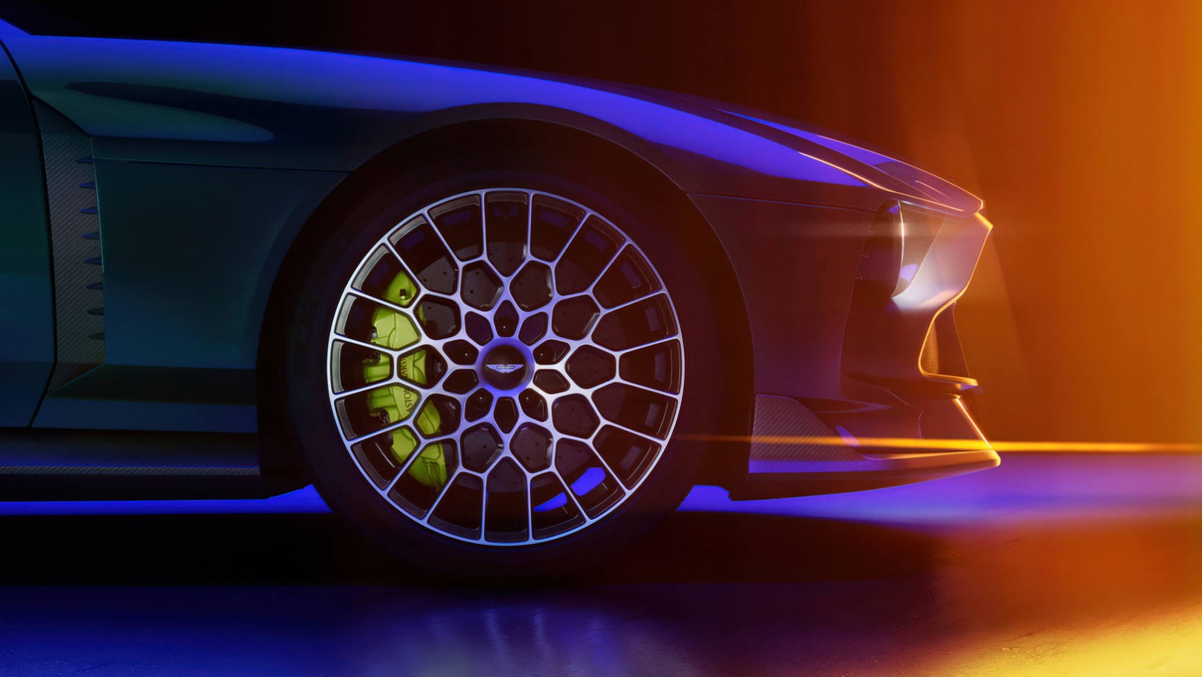 Aston Martin Valour koło