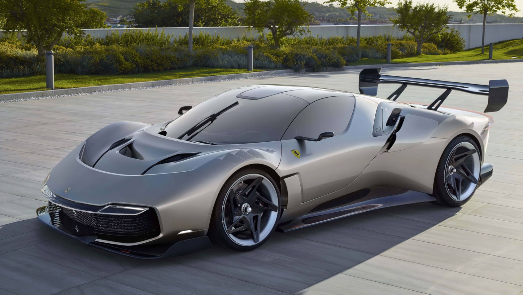 Ferrari KC23 zdjęcie nagłówkowe