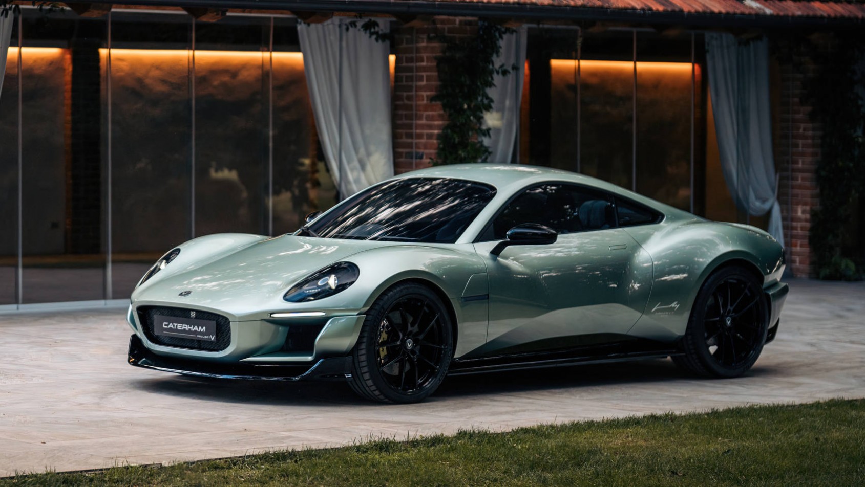 Caterham Project V główne przód