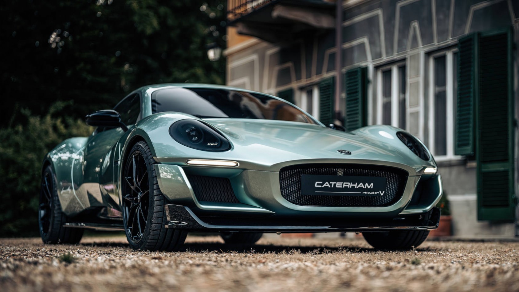 Caterham Project V przód z dołu
