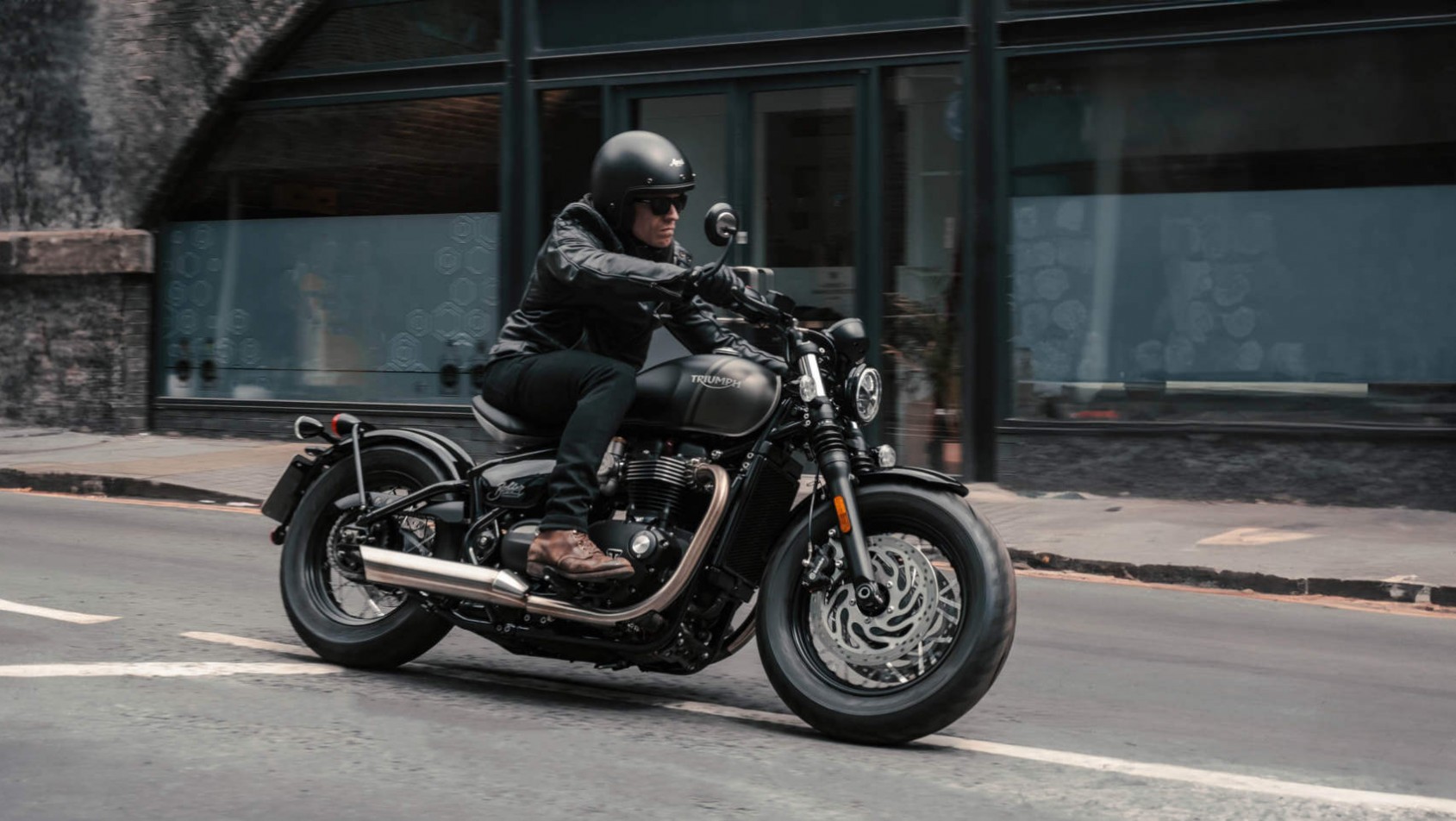 Bobber w trakcie jazdy