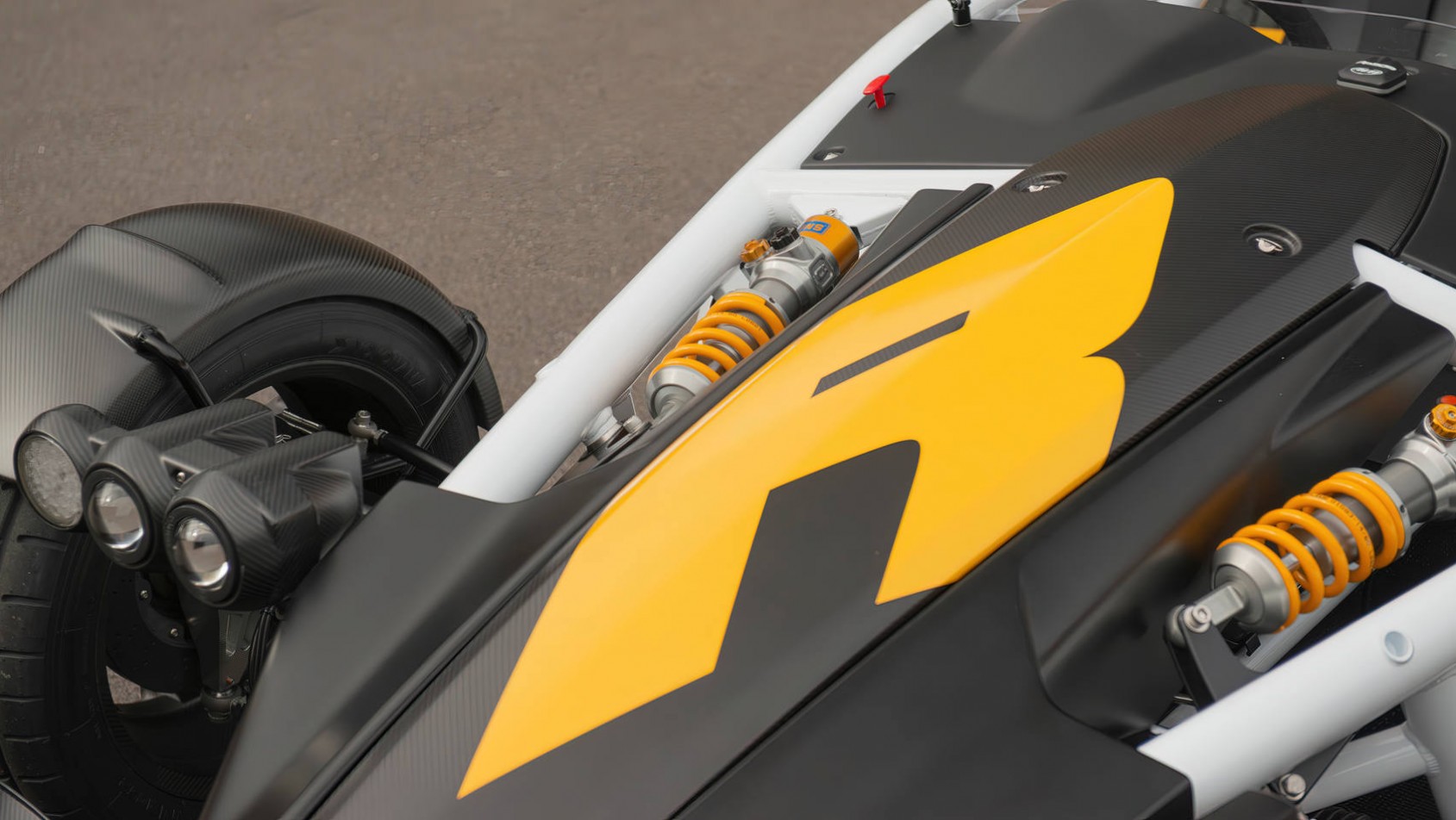Ariel Atom 4R maska