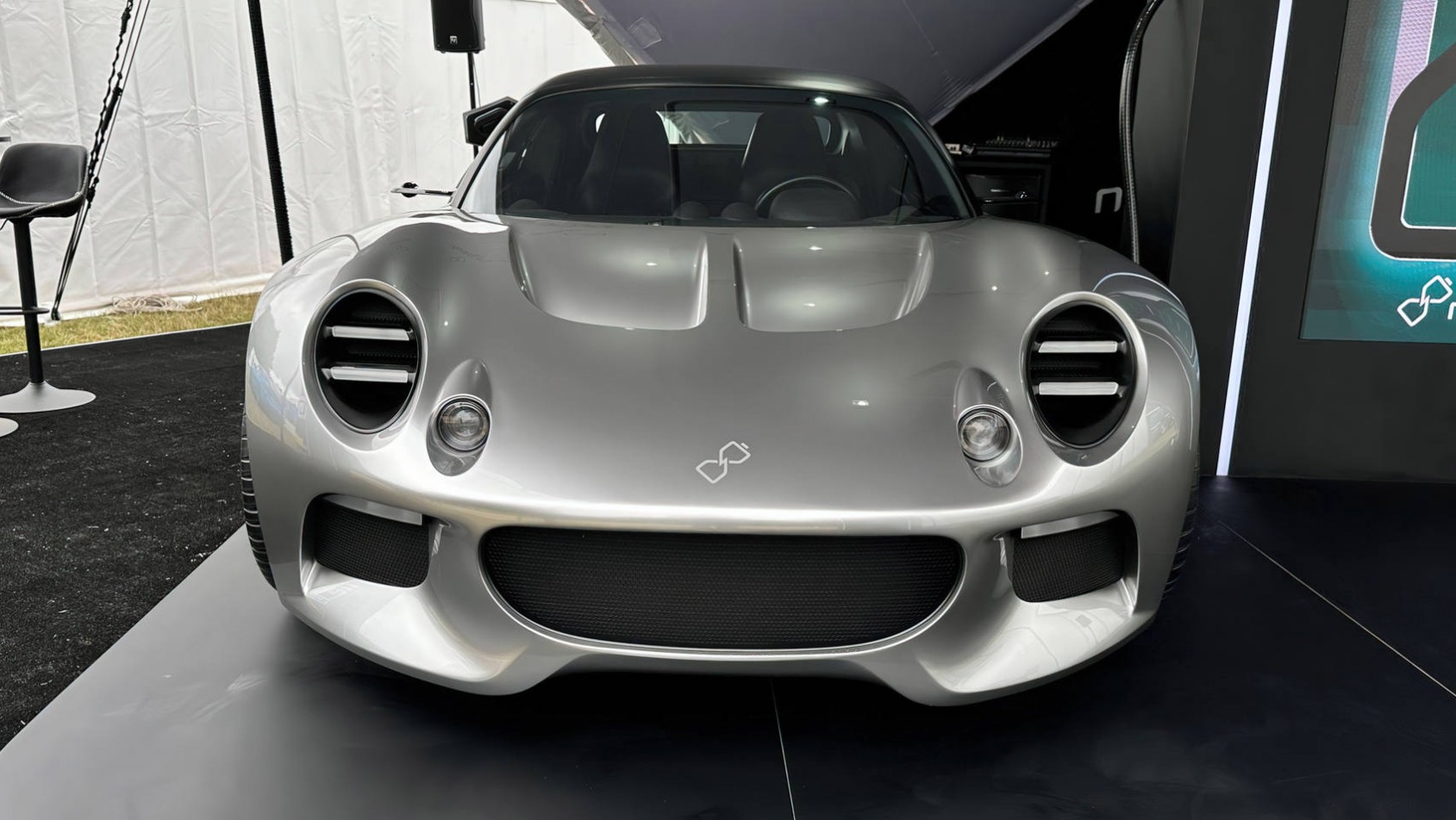 Nyobolt EV przód prezentacja