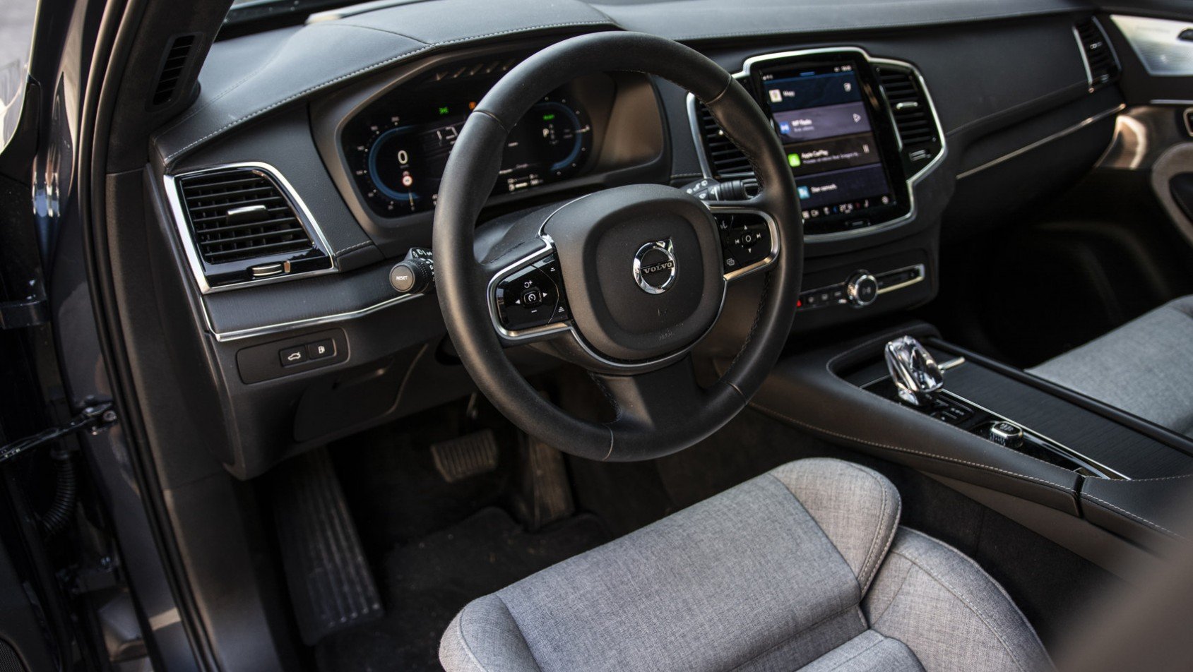 Volvo XC90 Volvo XC90 T8 recharge test wnętrze