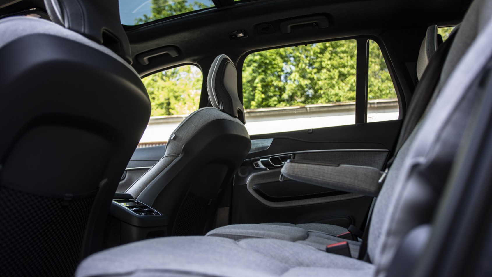 Volvo XC90 Volvo XC90 T8 recharge test przestrzeń z tyłu