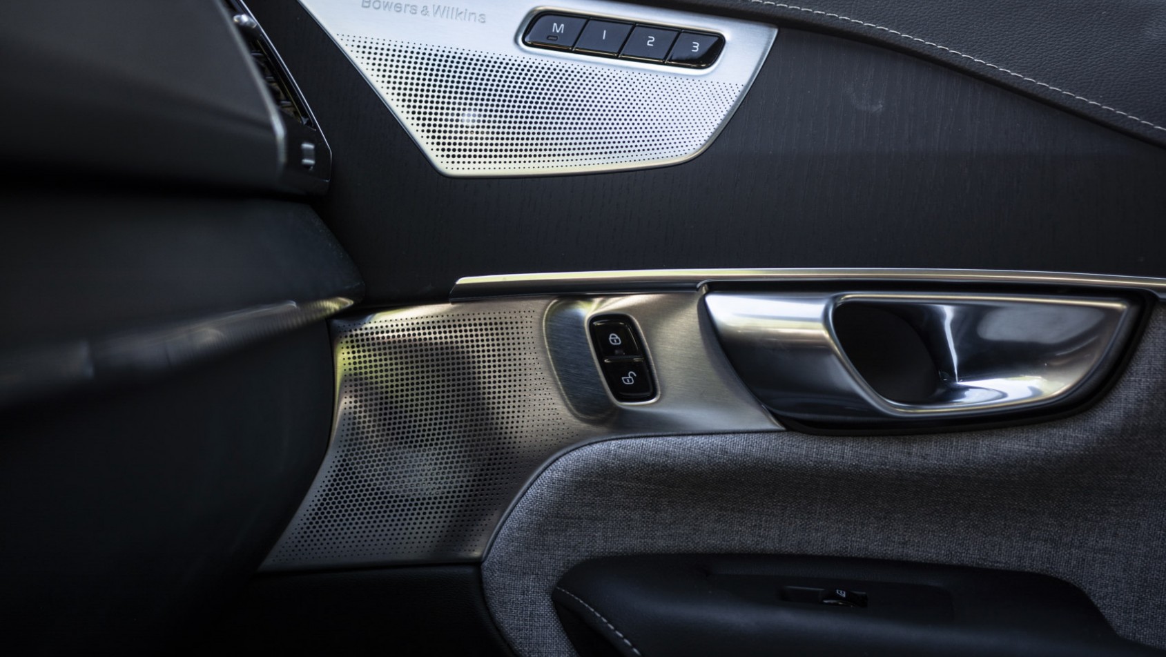 Volvo XC90 Volvo XC90 T8 recharge test wykończenie wnętrza