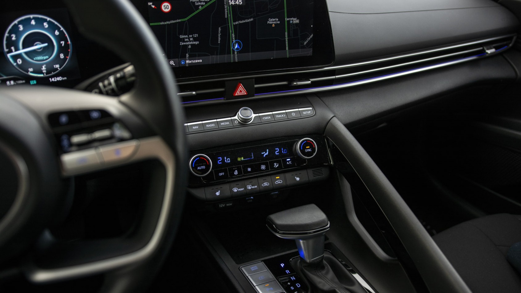 Hyundai Elantra ekran centralny