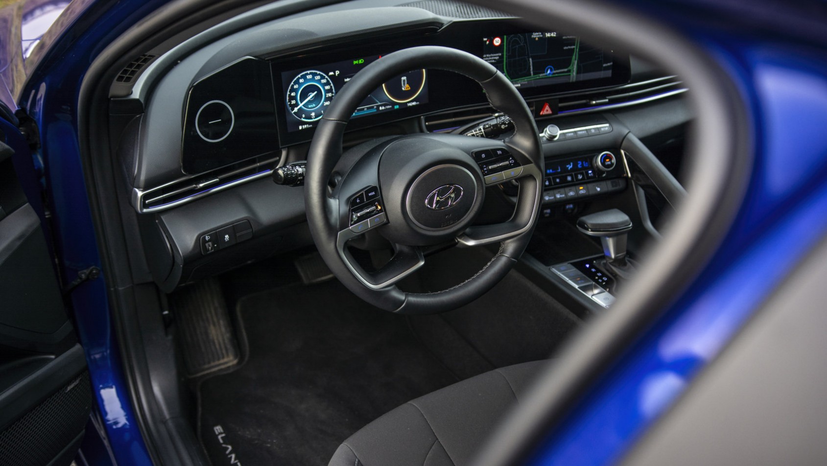Hyundai Elantra kokpit