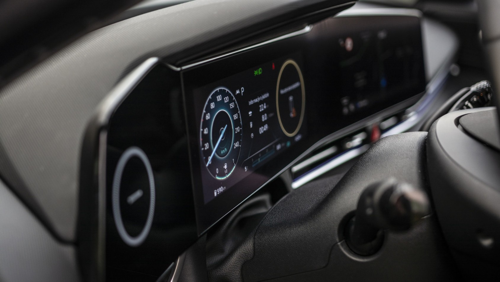 Hyundai Elantra ekran zegarów